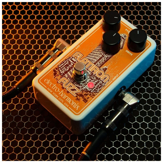 Electro-Harmonix Flatiron Fuzz pedál